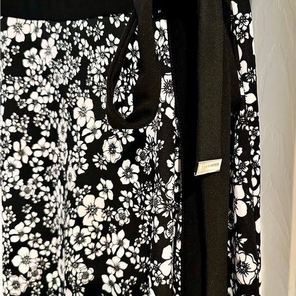 Tommy Hilfiger Black/Pink/White Floral Wrap Dress- size 8 - Picture 4 of 6